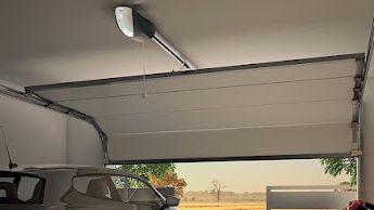 Automated garage door on a home in Alberton